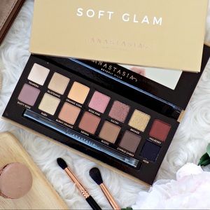 Anastasia Beverly Hills Soft Glam ✨